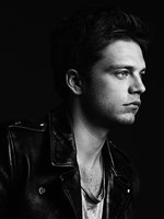 luke / Sebastian Stan