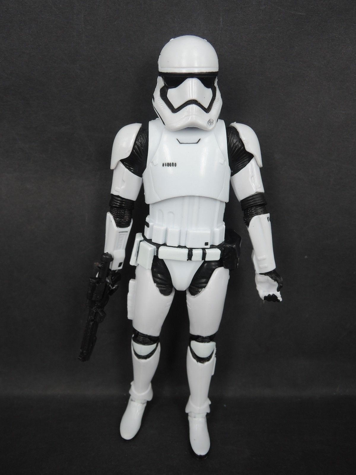 http://www.starwars-universe.com/images/actualites/collection/hasbro/stormtrooper-tfa-01.jpg