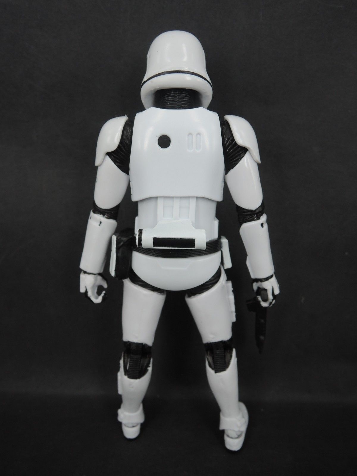 http://www.starwars-universe.com/images/actualites/collection/hasbro/stormtrooper-tfa-02.JPG