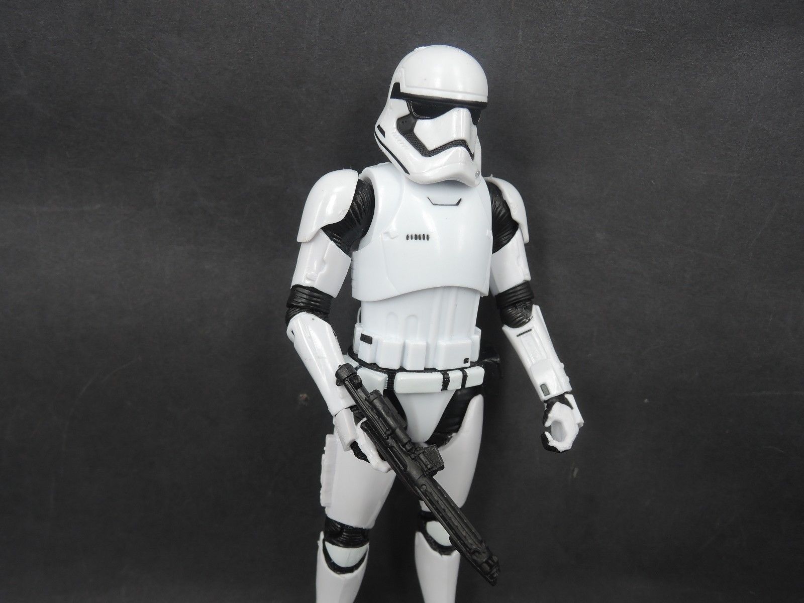 http://www.starwars-universe.com/images/actualites/collection/hasbro/stormtrooper-tfa-03.JPG