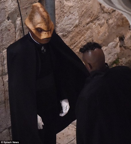 http://www.starwars-universe.com/images/actualites/episode8/dubrovnik/224_.jpg