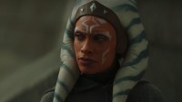 star-wars-the-mandalorian-ahsoka-tano-rosario-dawson.jpg