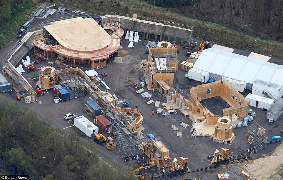 https://www.starwars-universe.com/images/actualites/episode8/pinewood/07.jpg