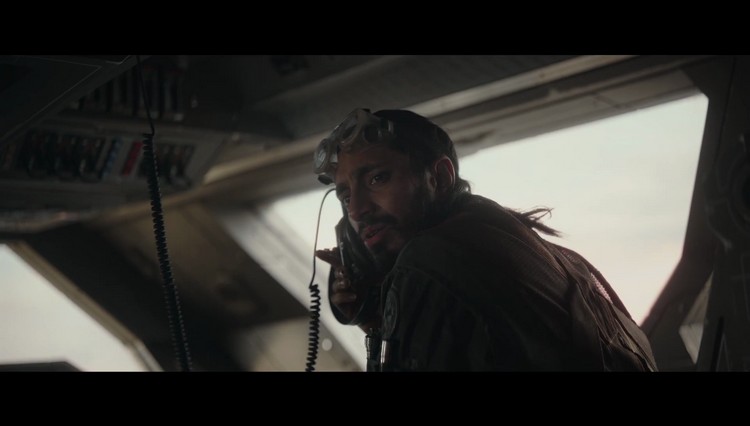 https://www.starwars-universe.com/images/actualites/rogueone/trailer2/vlcsnap-2016-10-13-18h25m50s740.jpg
