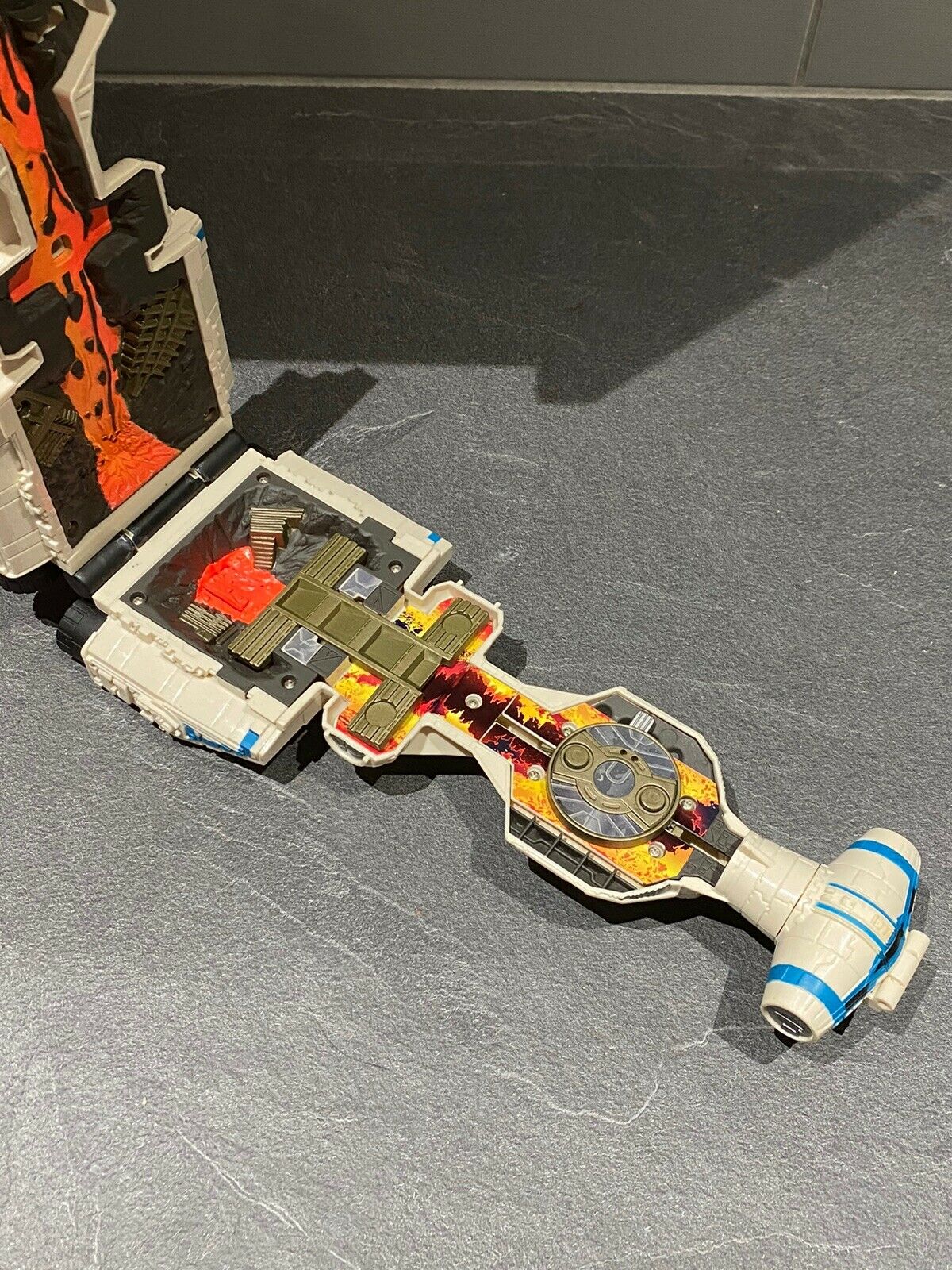 mustafar_duel_<br />battle_set6.jpg