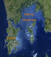 vue satellite de Phuket et la baie de Phang Nga